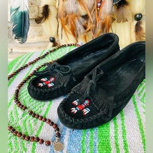 Black Thunderbird Softsole Minnetonka Moccasins ✨🪶🐾🦅